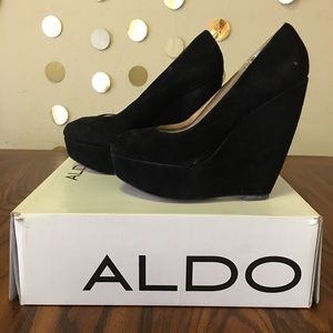 5” Suede Wedge Peep-toe